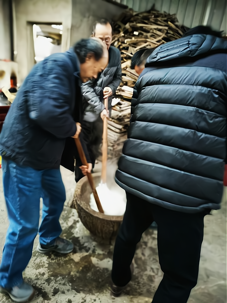 今年首次踏足乡村，糍粑情怀引爆热议！一探究竟的乡野美食盛宴。